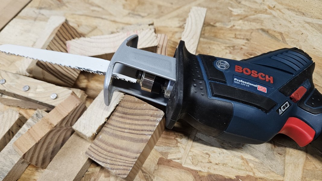 Mini scie sabre Bosch Pro GSA-12V-14