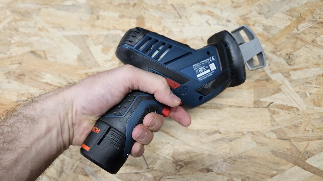 Mini scie sabre Bosch Pro GSA-12V-14