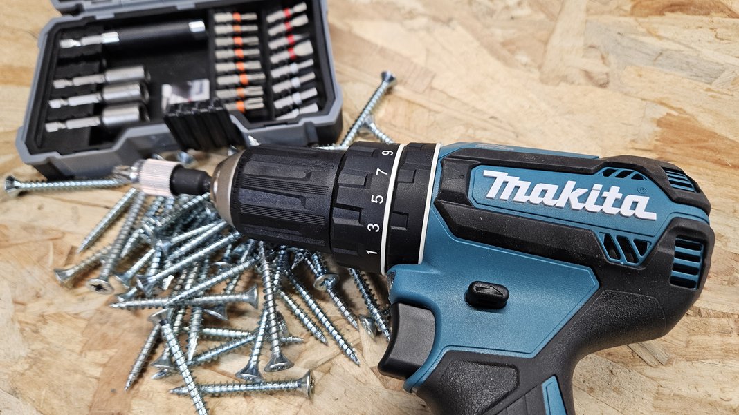 Perceuse à percussion Makita DHP485Z
