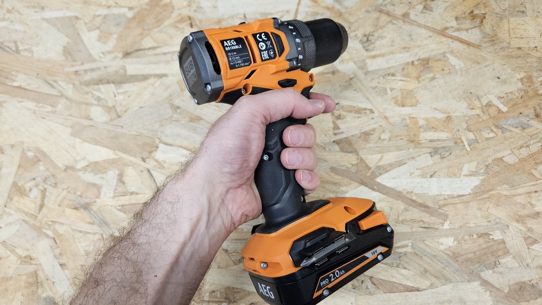 Perceuse visseuse AEG BS18SBL2