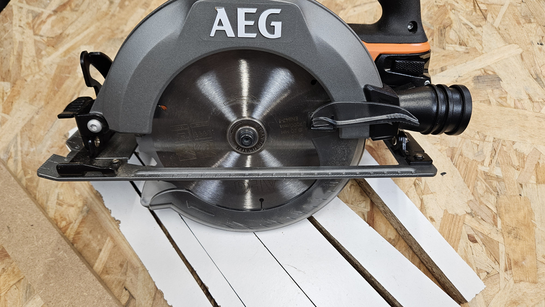 Scie circulaire AEG BKS-18C2