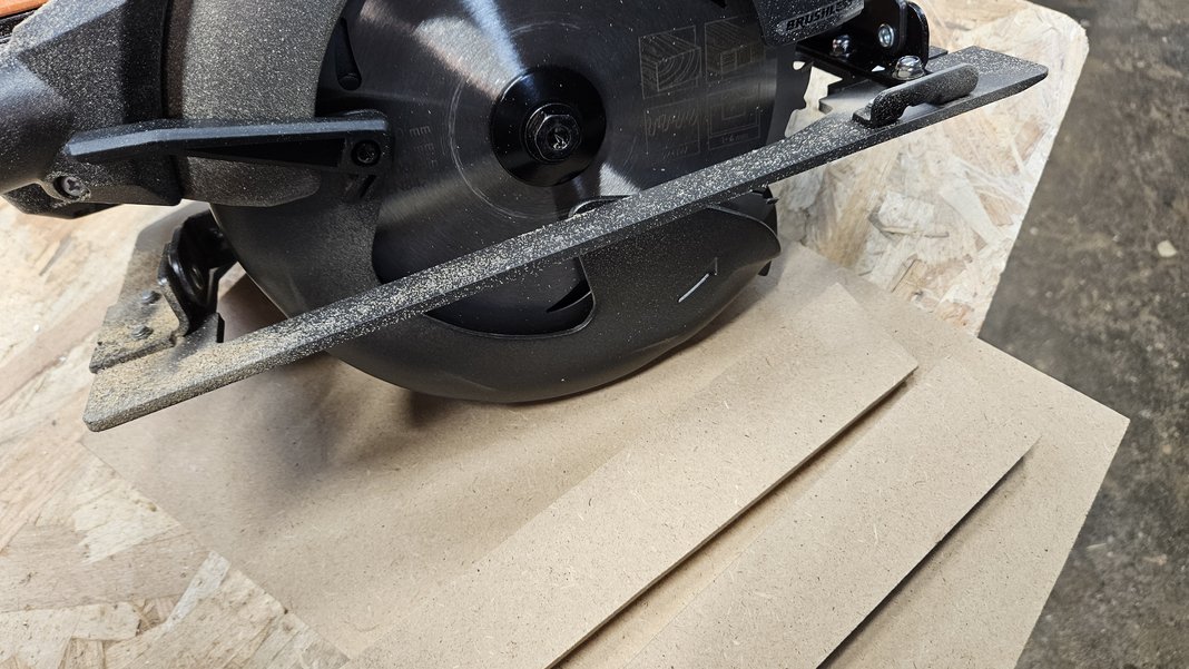 Scie circulaire AEG BKS18BL2