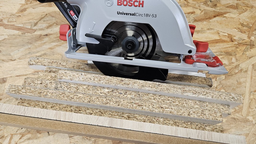 Scie circulaire Bosch UniversalCirc 18V 53