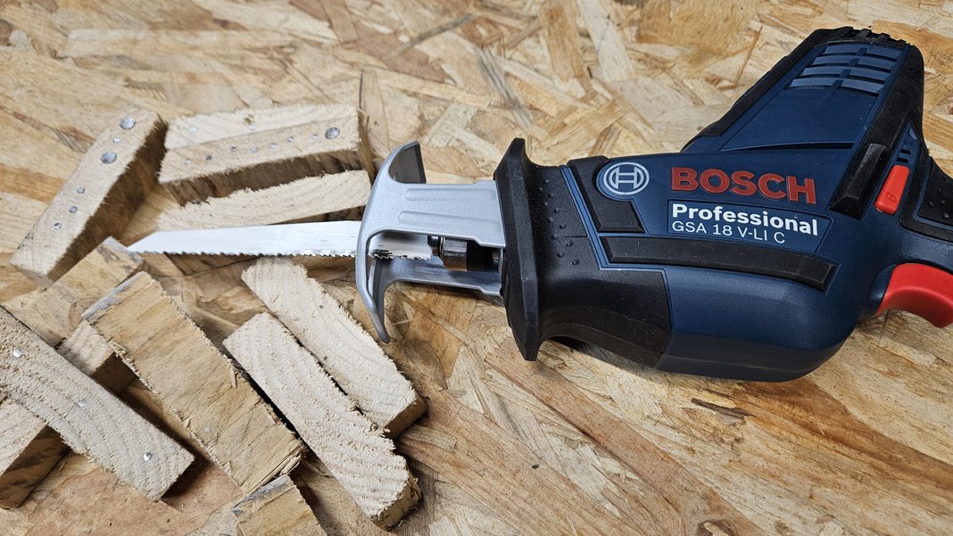 Scie sabre Bosch Pro GSA 18V Li C