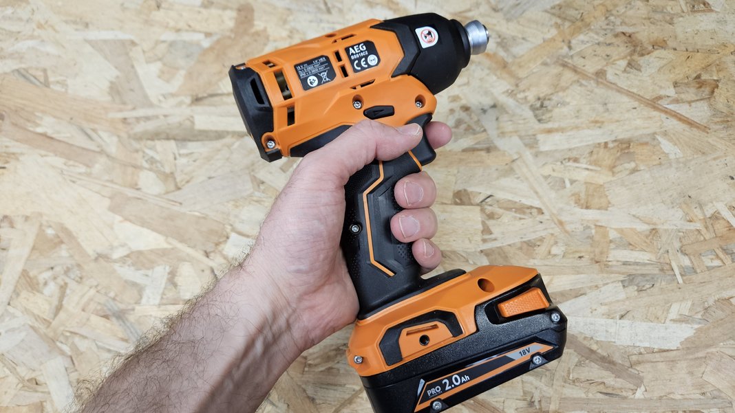 Visseuse à choc AEG BSS 18C2