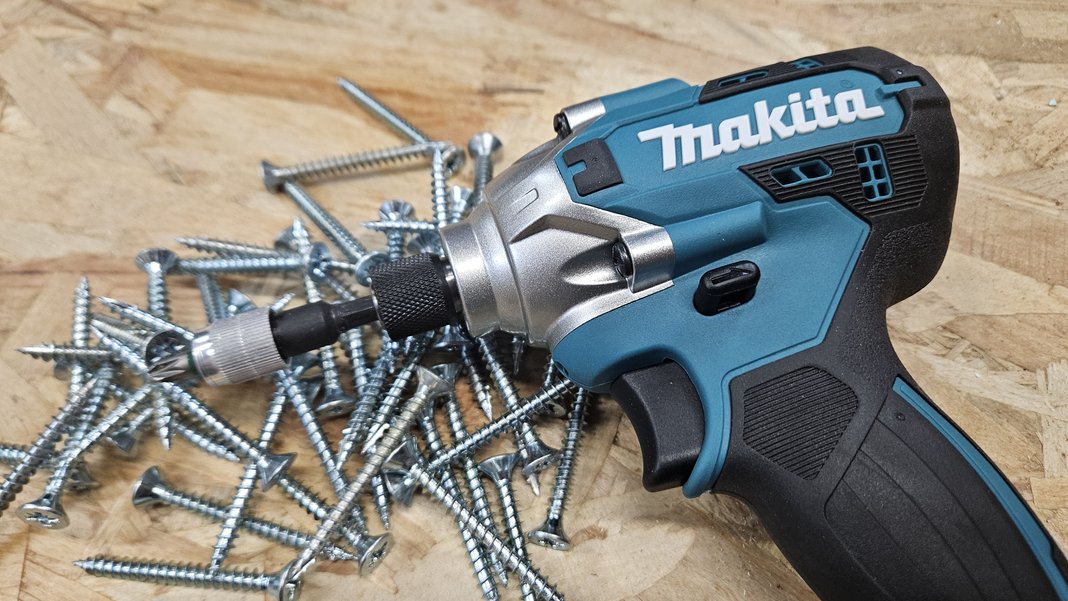 Visseuse à choc Makita DTD156Z