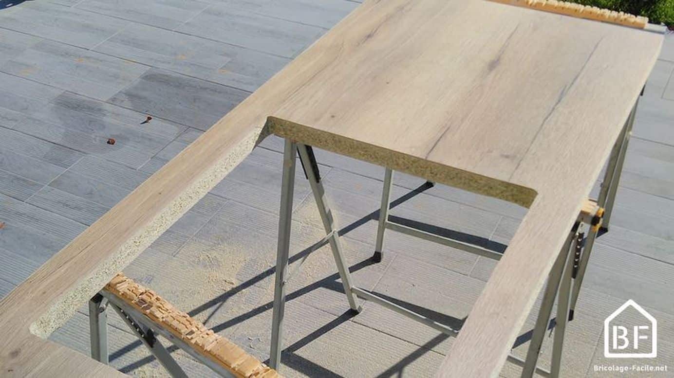 Comment réaliser un plan de travail sur-mesure en bois pour votre