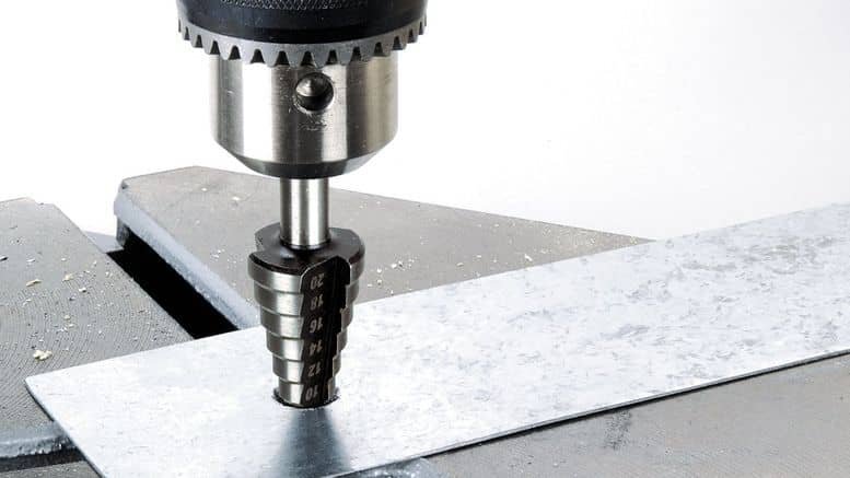 foret étagé métal