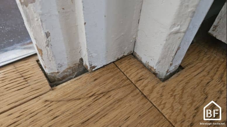trous parquet à combler