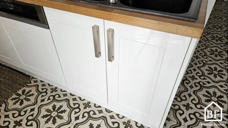 Régler une porte de placard