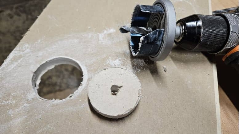 utiliser une scie cloche sur du Placo